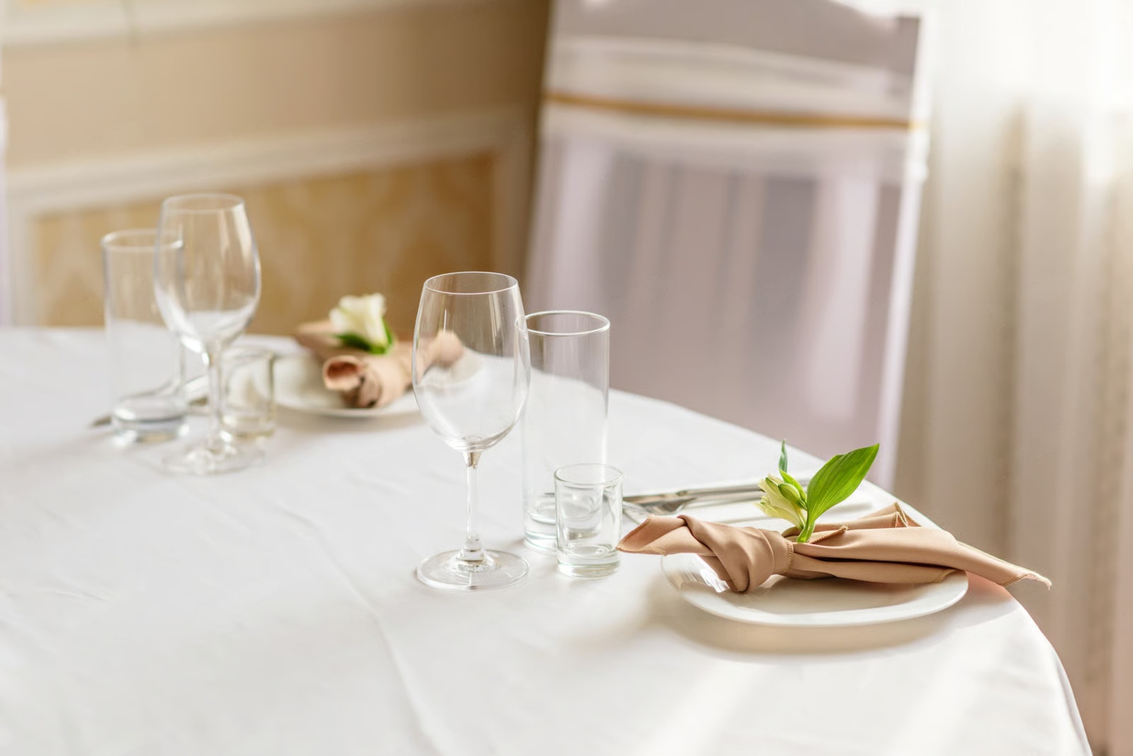 RESTAURANTS & BANQUETS